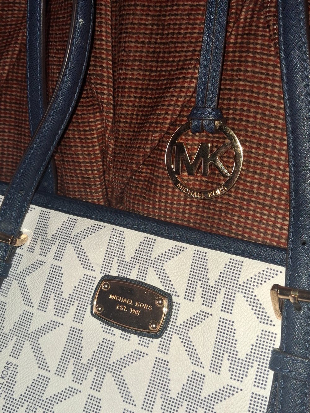 Authentic Michael Kors Jet Set East West Tote Bag - White/Navy (EUC!) - Picture 4 of 16